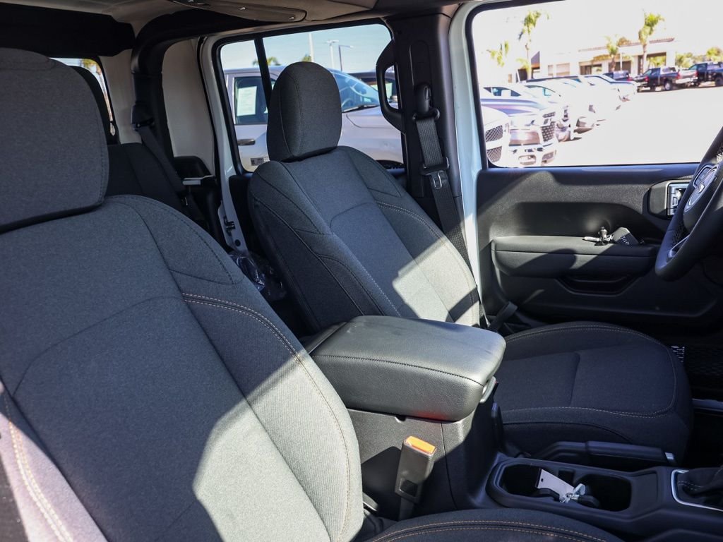 New 2026 Bright White Clear-Coat Exterior Paint Jeep Sport S image 19