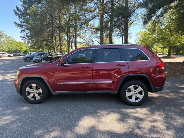 Used 2012 Red Jeep Laredo image 2