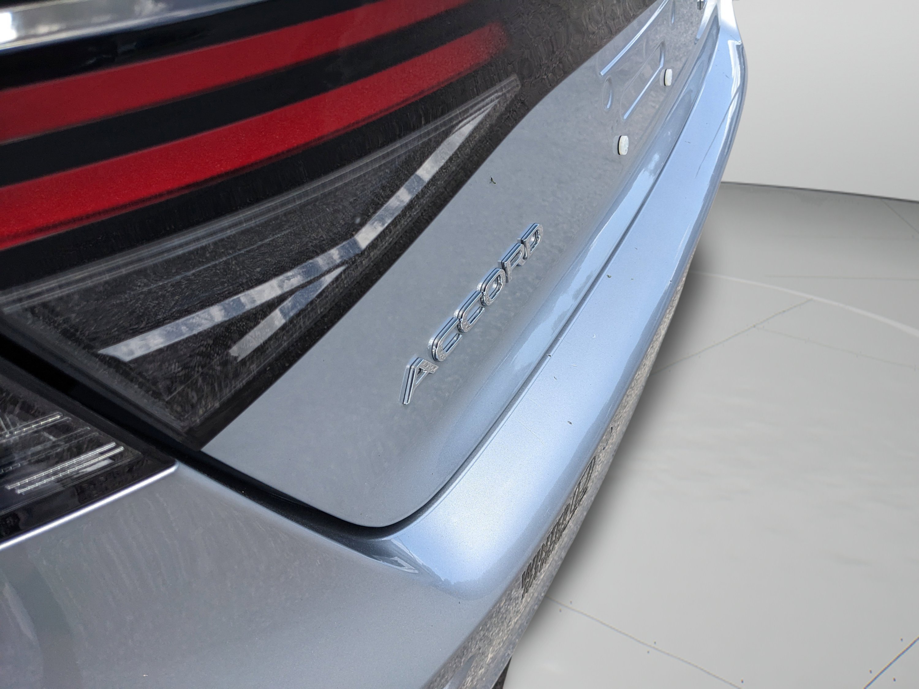 Used 2025 Solar Silver Metallic Honda EX-L image 38