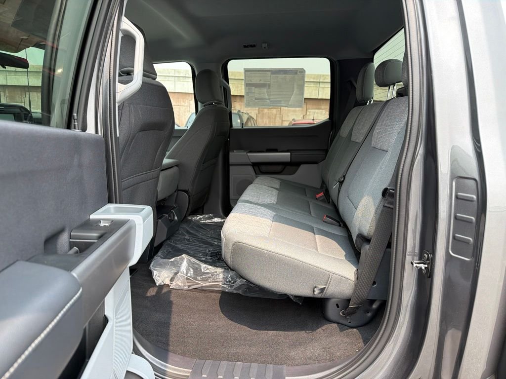 New 2026 Carbonized Gray Metallic Ford F-250® XLT image 17