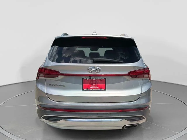 Used 2022 Silver Hyundai SEL image 5
