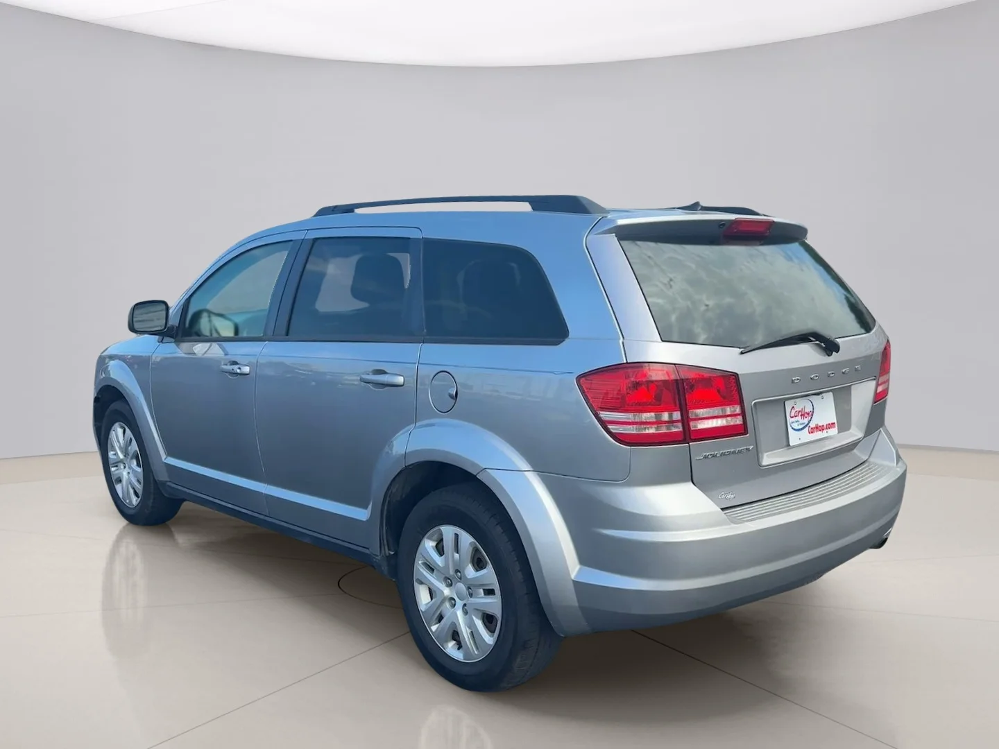 Used 2018 Silver Dodge SE image 3
