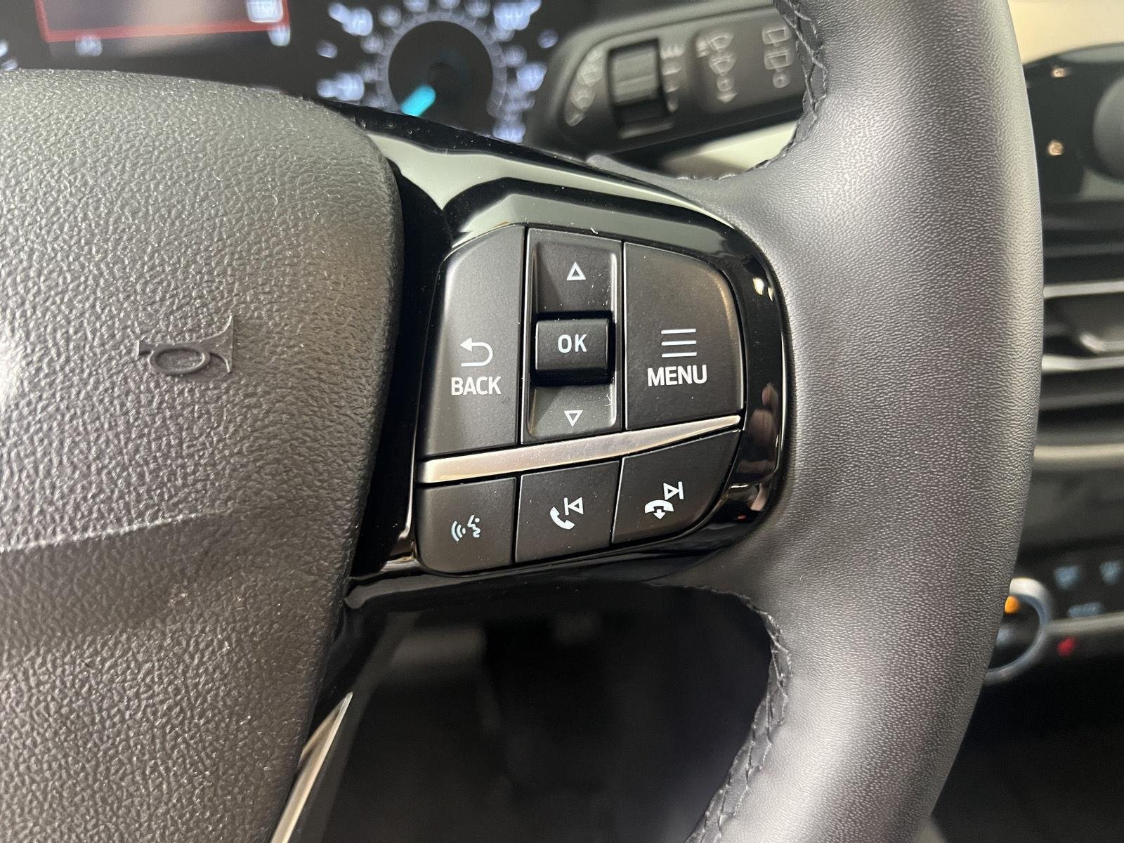 Used 2022 Agate Black Ford SE image 16