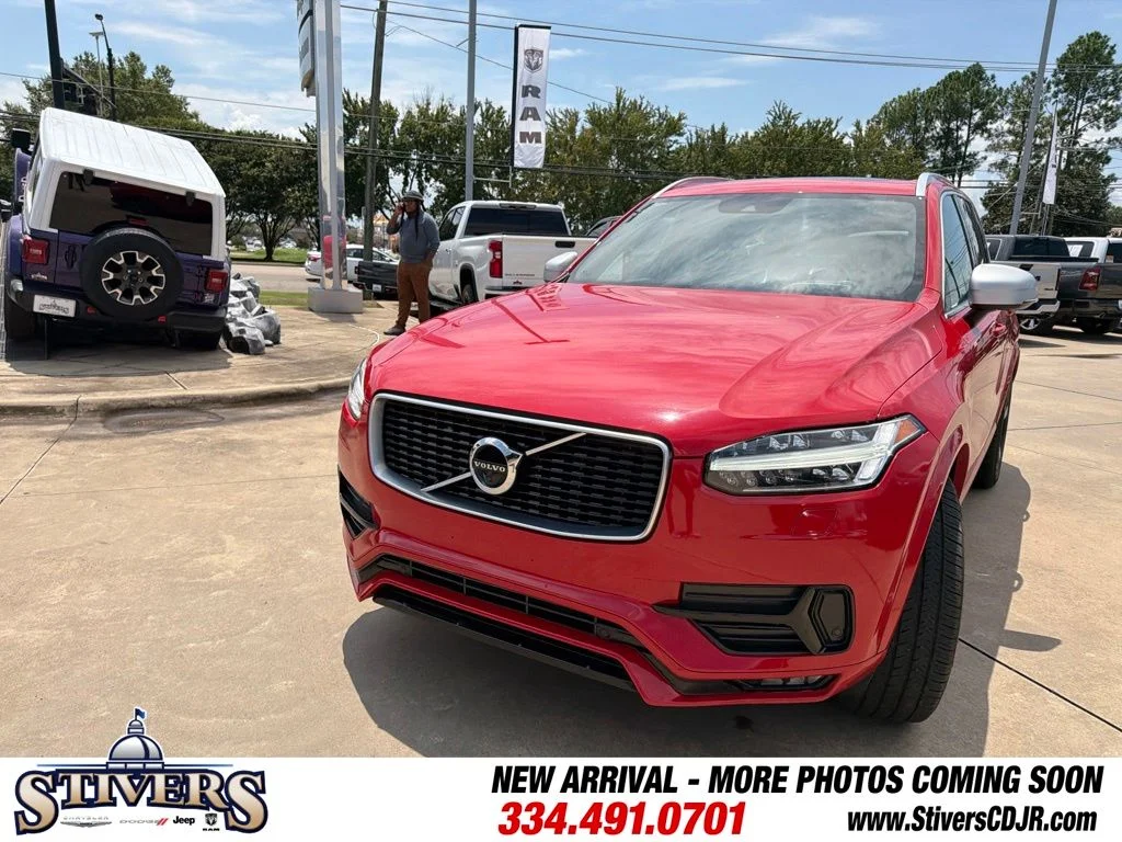 Used 2019 Red Volvo T6 R-Design image 4