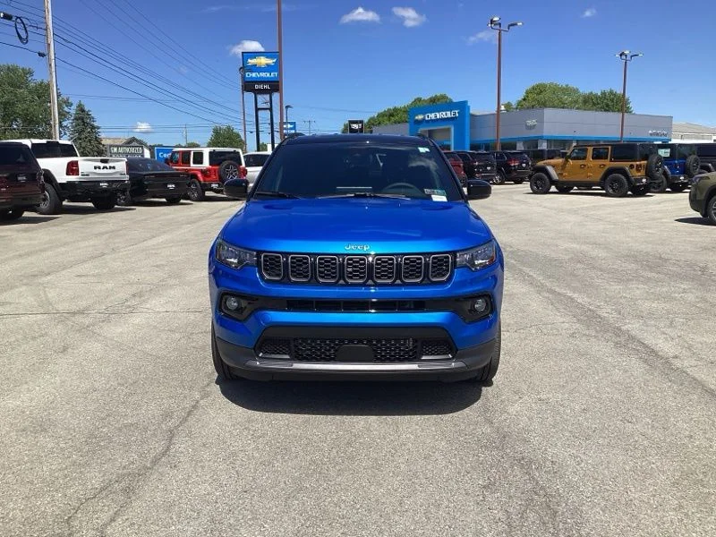 New 2026 Hydro Blue Pearl-Coat Exterior Paint Jeep Limited image 2