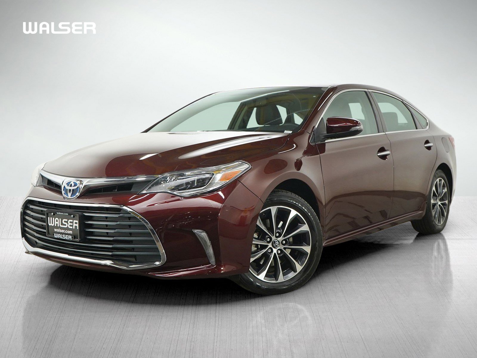 2016 Toyota Avalon XLE Premium Hybrid's photo
