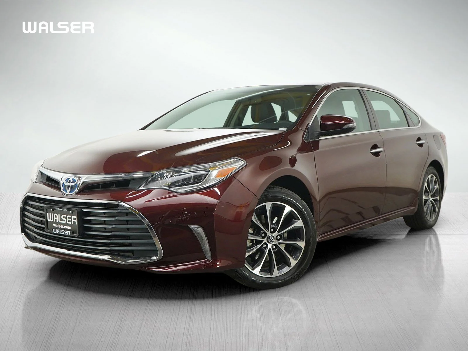 2016 Toyota Avalon XLE Premium Hybrid's photo
