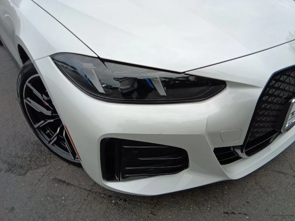 Certified Used 2025 Mineral White Metallic BMW xDrive40 image 30