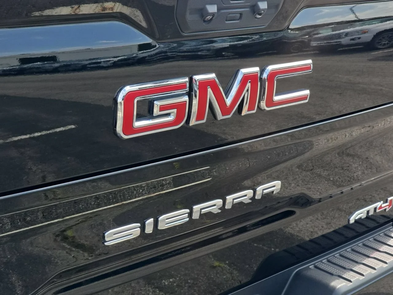 Used 2024 Onyx Black GMC AT4 image 32