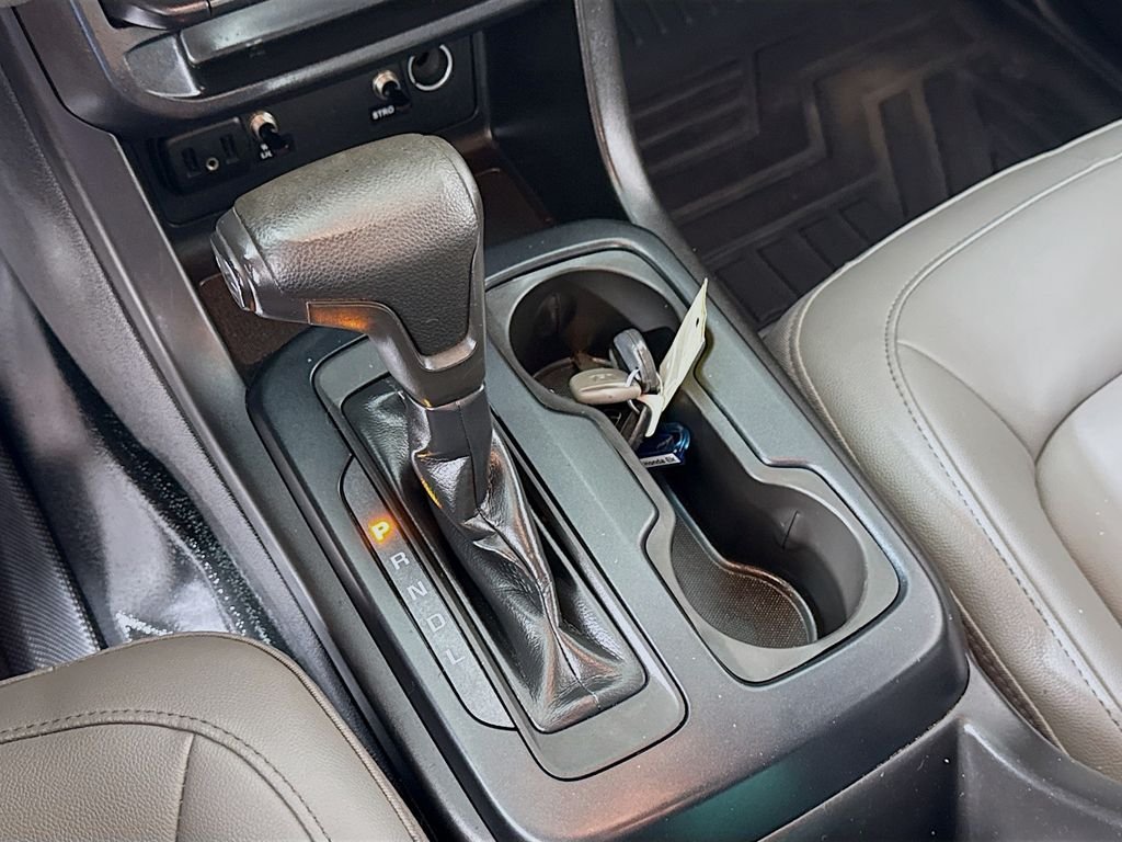Used 2019 WHITE Chevrolet Work Truck image 18