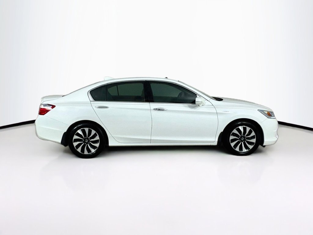 Used 2015 White Orchid Pearl Honda Touring image 8
