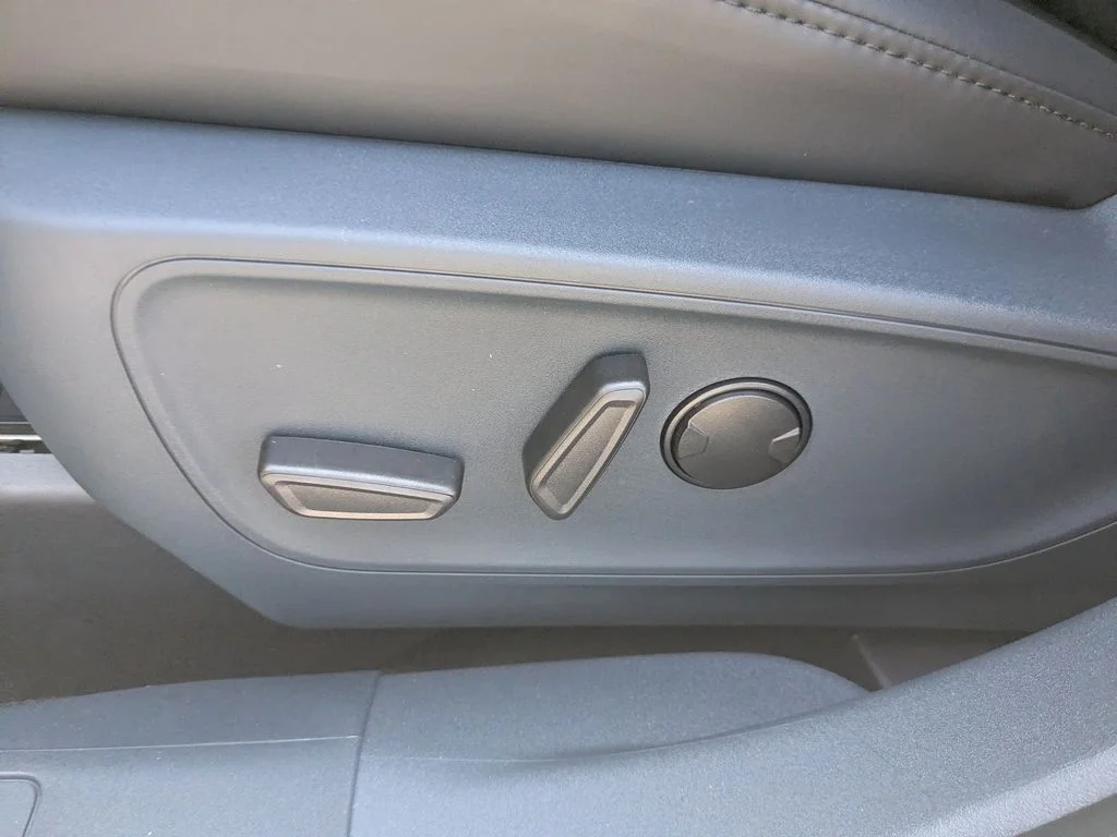 New 2026 Space White Metallic Ford Lariat image 15