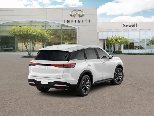 New 2027 RADIANT WHITE INFINITI Luxe FWD image 5