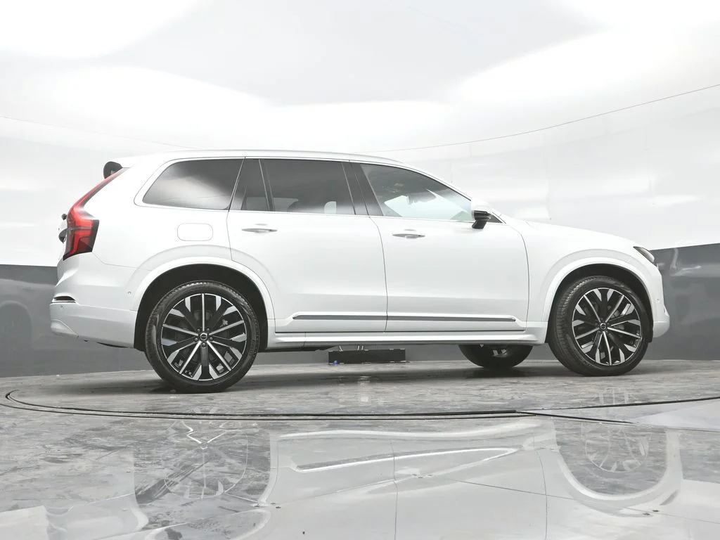 New 2026 Crystal White Volvo Plus image 22