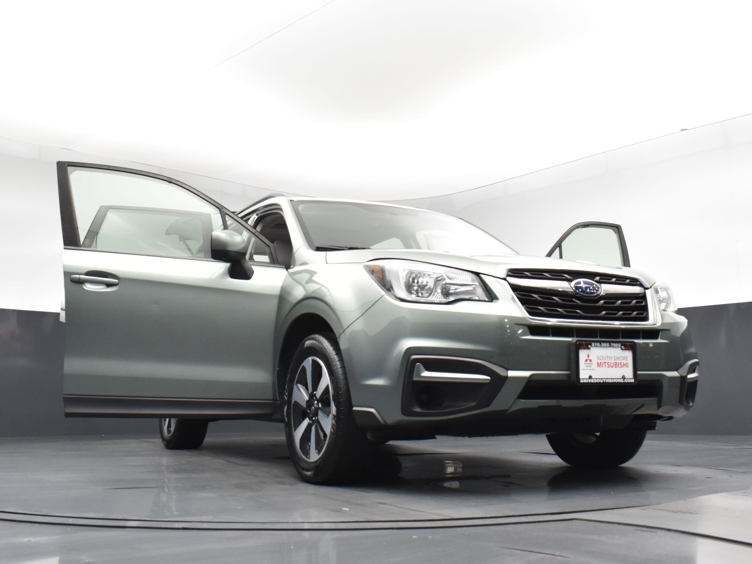 Used 2018 Jasmine Green Metallic Subaru Premium image 30