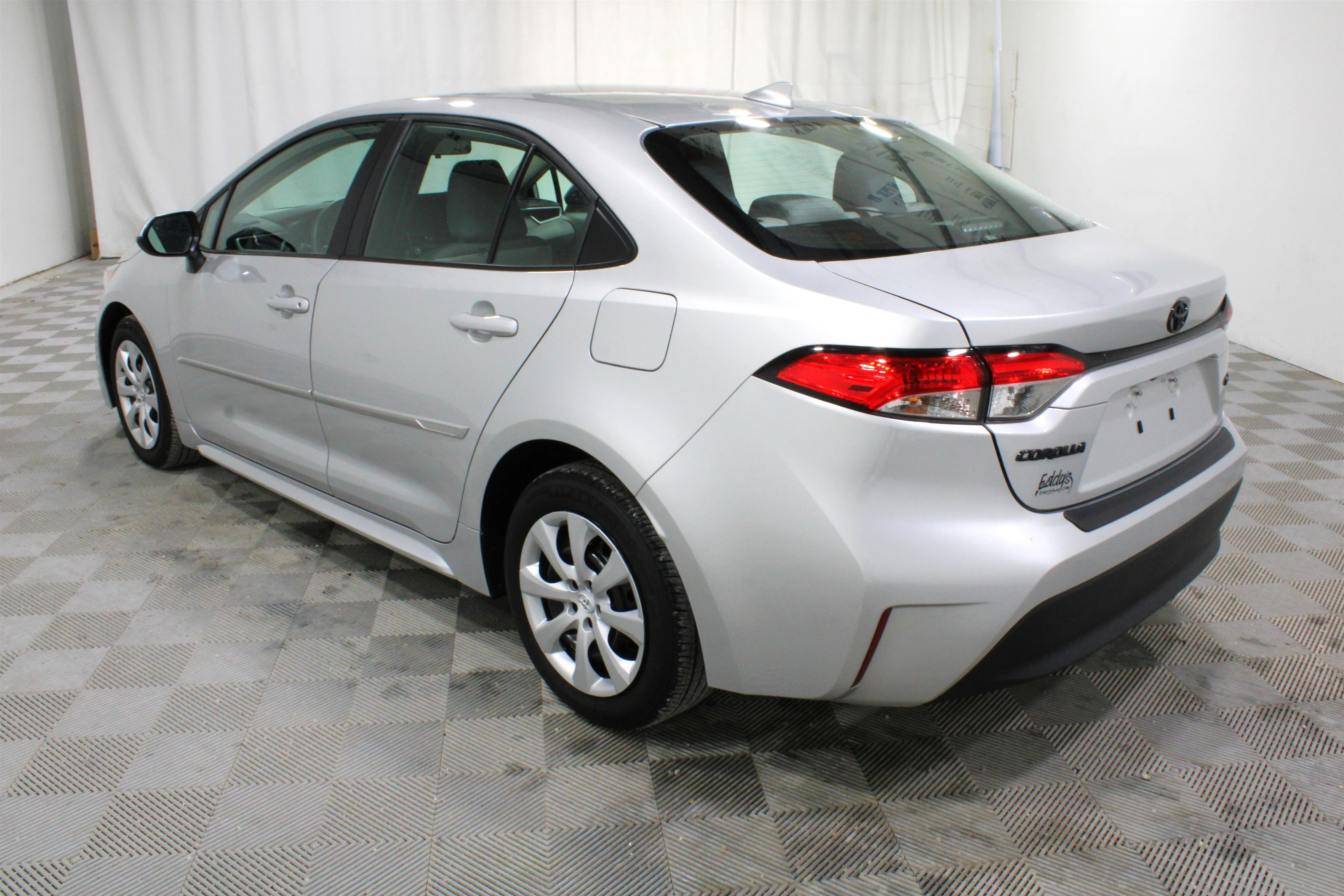 2025 Toyota Corolla LE - Photo 29