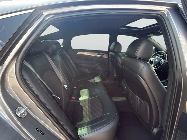 Used 2018 Gray Hyundai Sport image 24