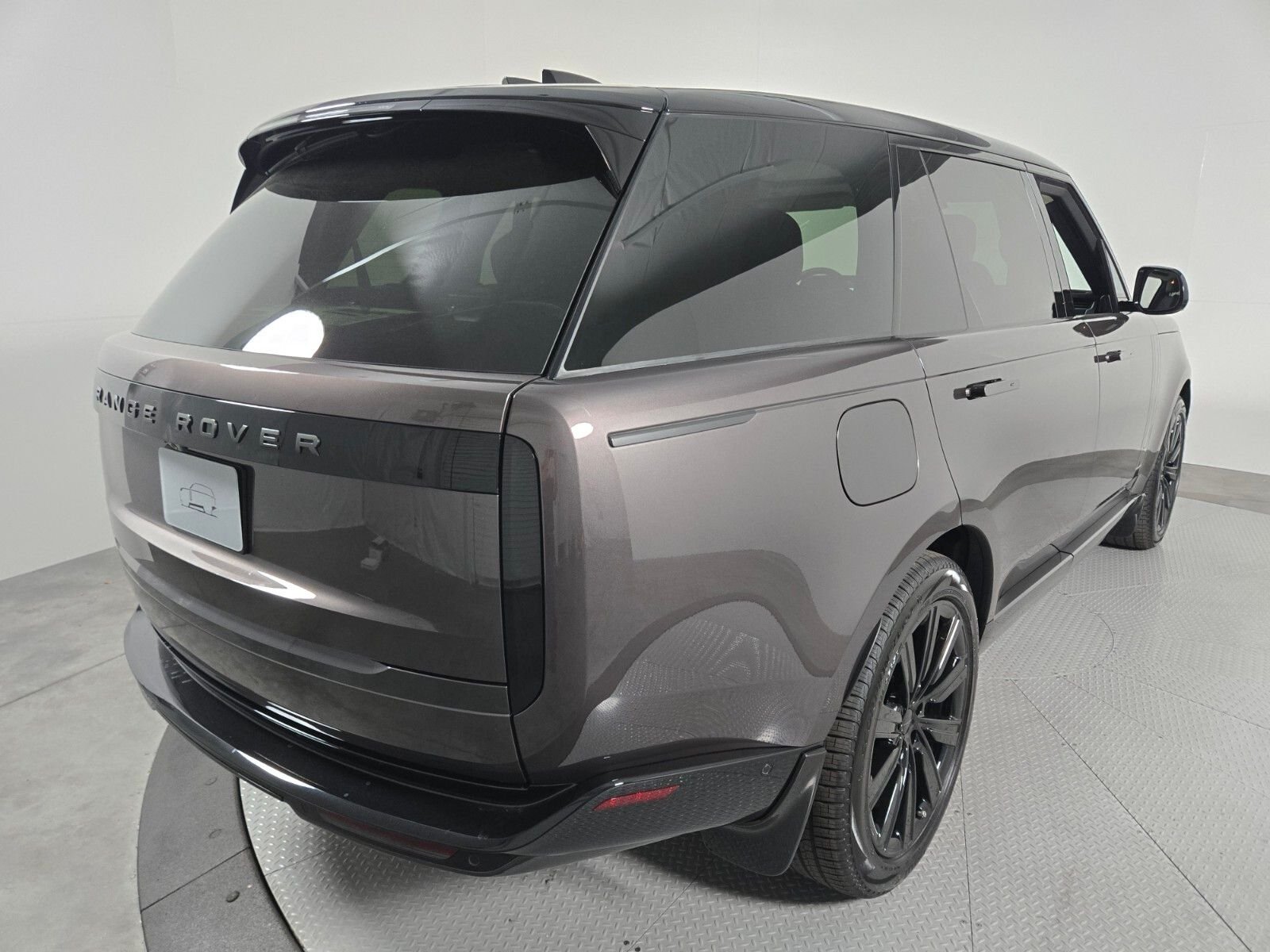 New 2026 Charente Grey Land Rover SE image 2