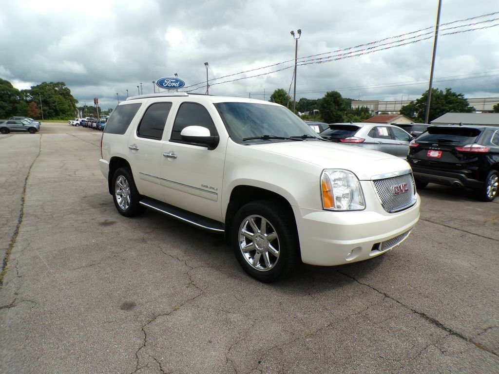 Used 2013 White Diamond Clearcoat GMC Denali image 1