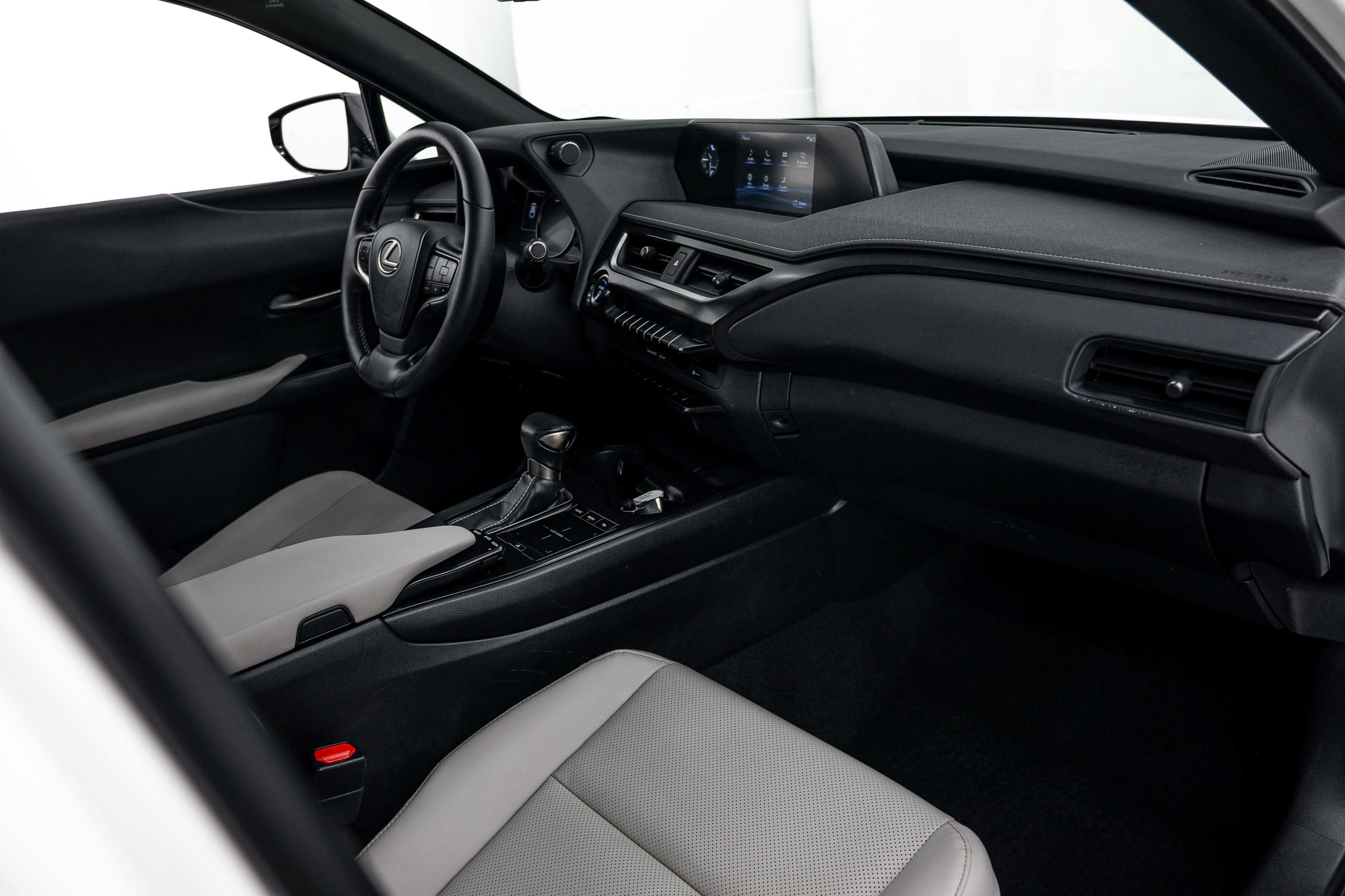Used 2019 Eminent White Pearl Lexus UX 250h image 12