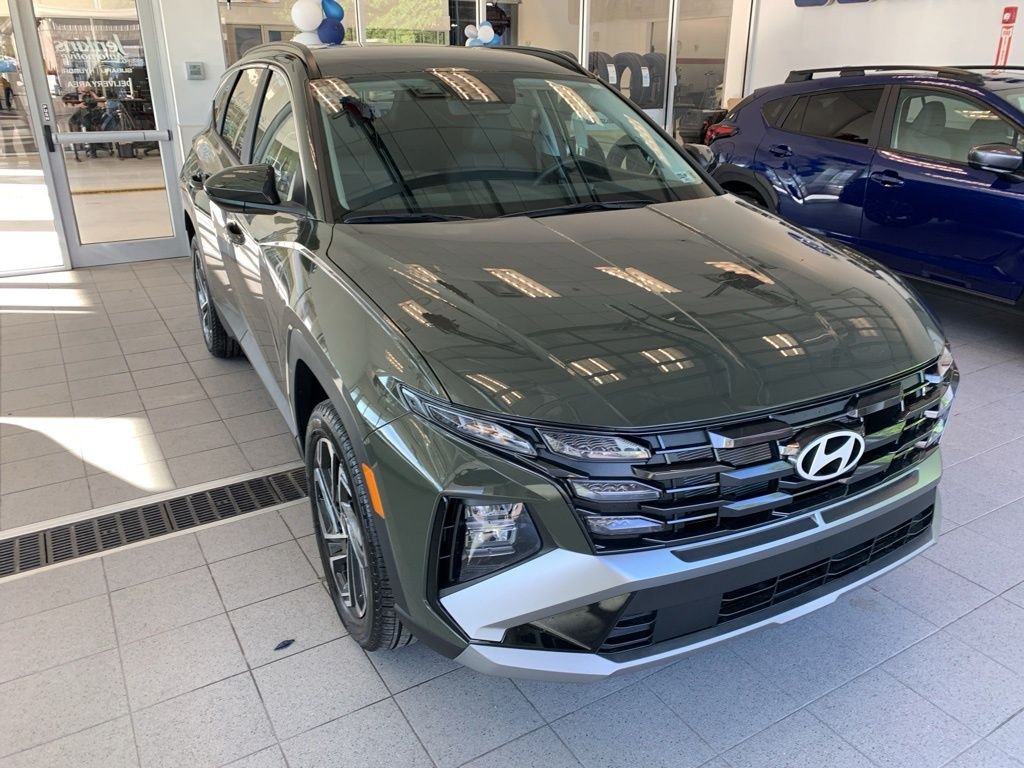 2018 Toyota RAV4 LE - Photo 17