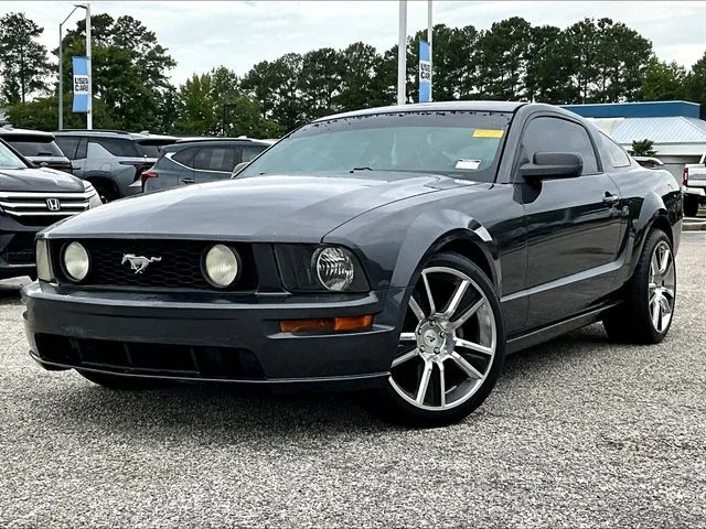 Used 2007 Black Ford GT Premium image 3