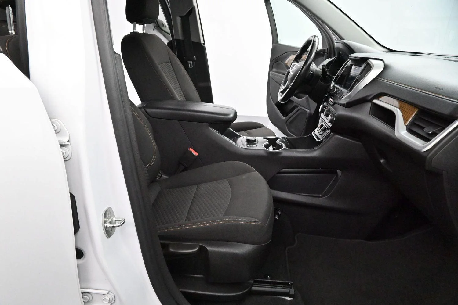 Used 2020 Summit White GMC SLE image 29