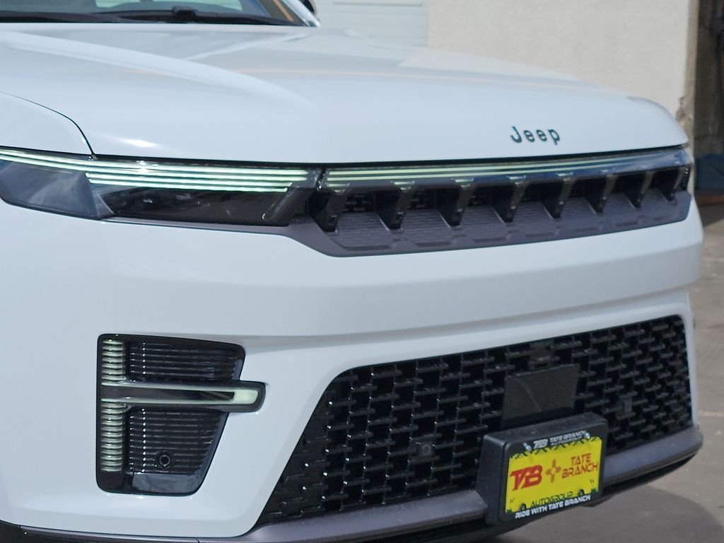 New 2026 Bright White Clear-Coat Exterior Paint Jeep Limited Altitude image 7