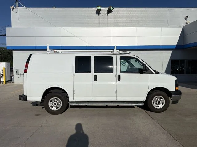 Used 2024 White GMC Work Van image 11