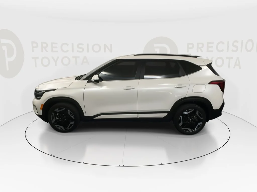 Used 2024 Snow White Pearl Kia SX image 13