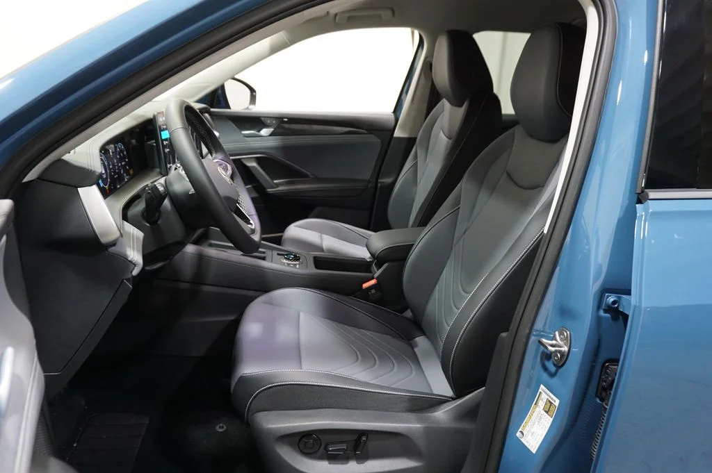 New 2026 Blue Volkswagen 2.0T SE image 10