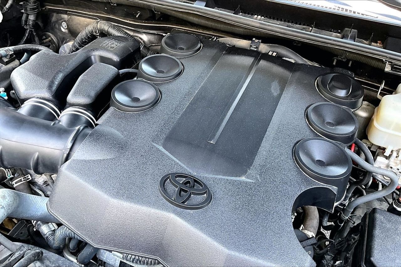 Used 2018 Gray Toyota SR5 image 30