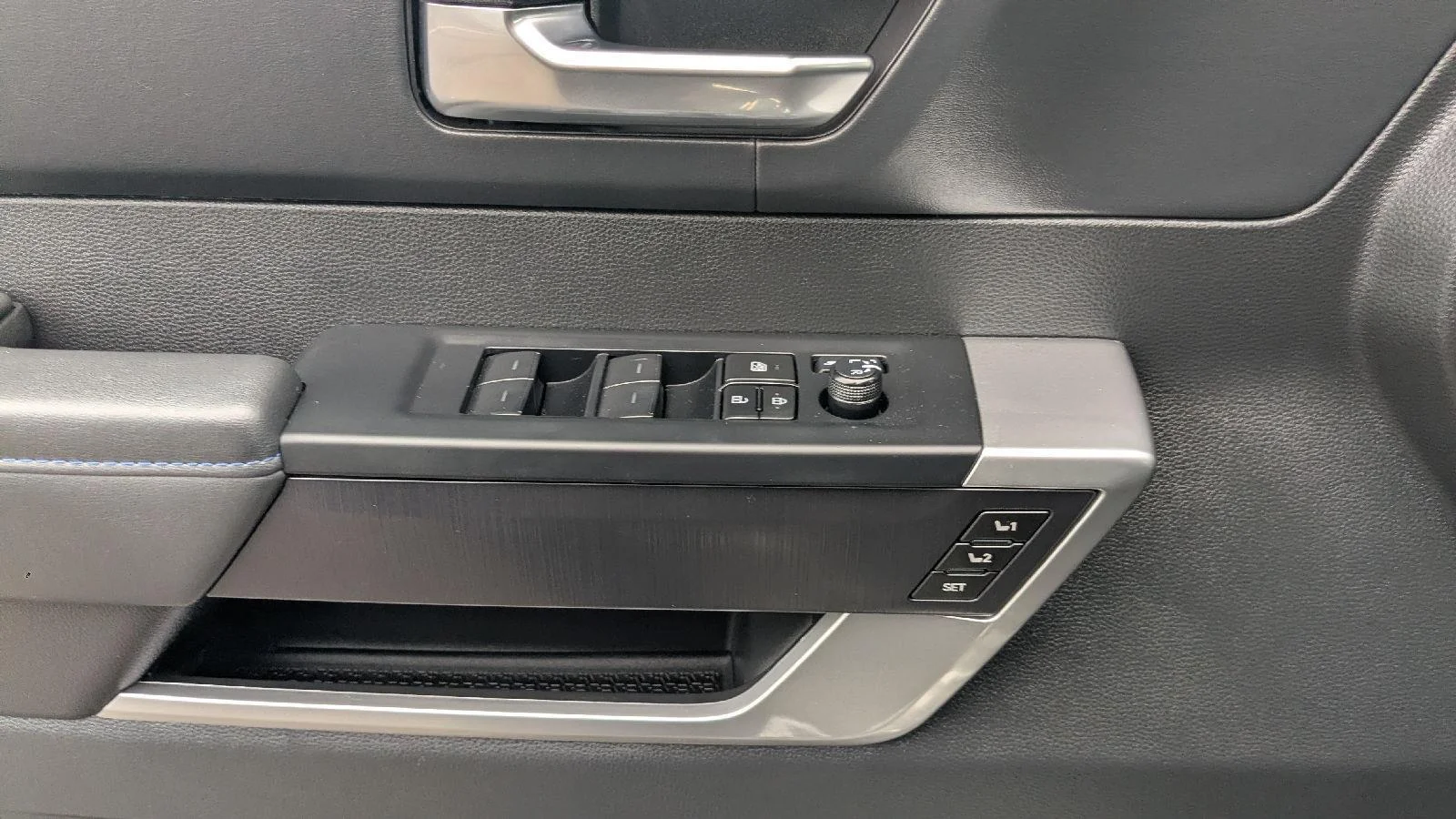 2024 Toyota Tundra Platinum - Photo 19