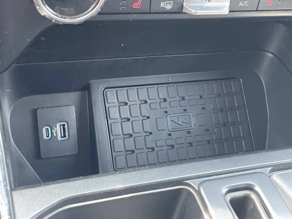 Used 2024 Black Ford XLT image 18