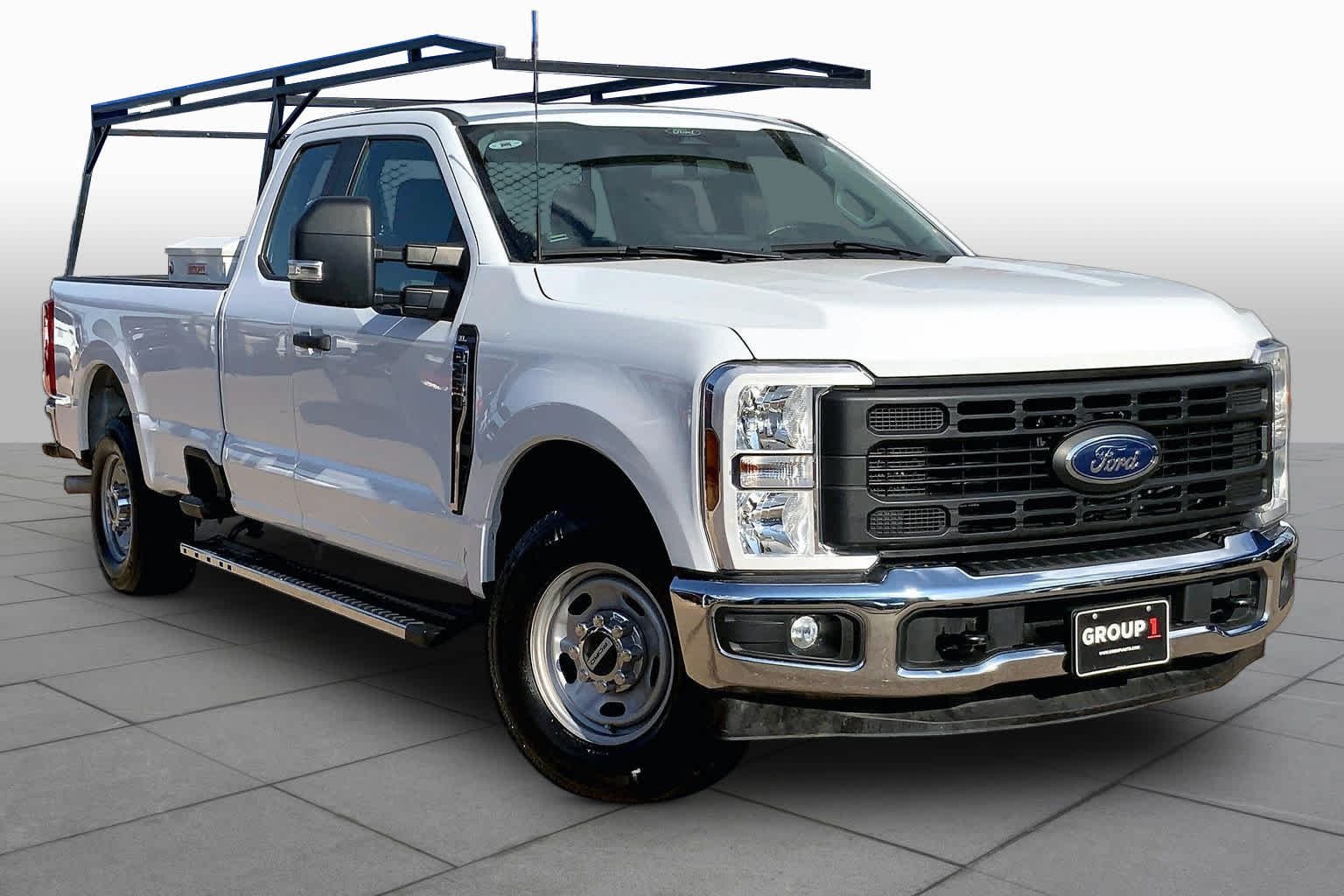 Used 2024 Oxford White Ford XL image 3