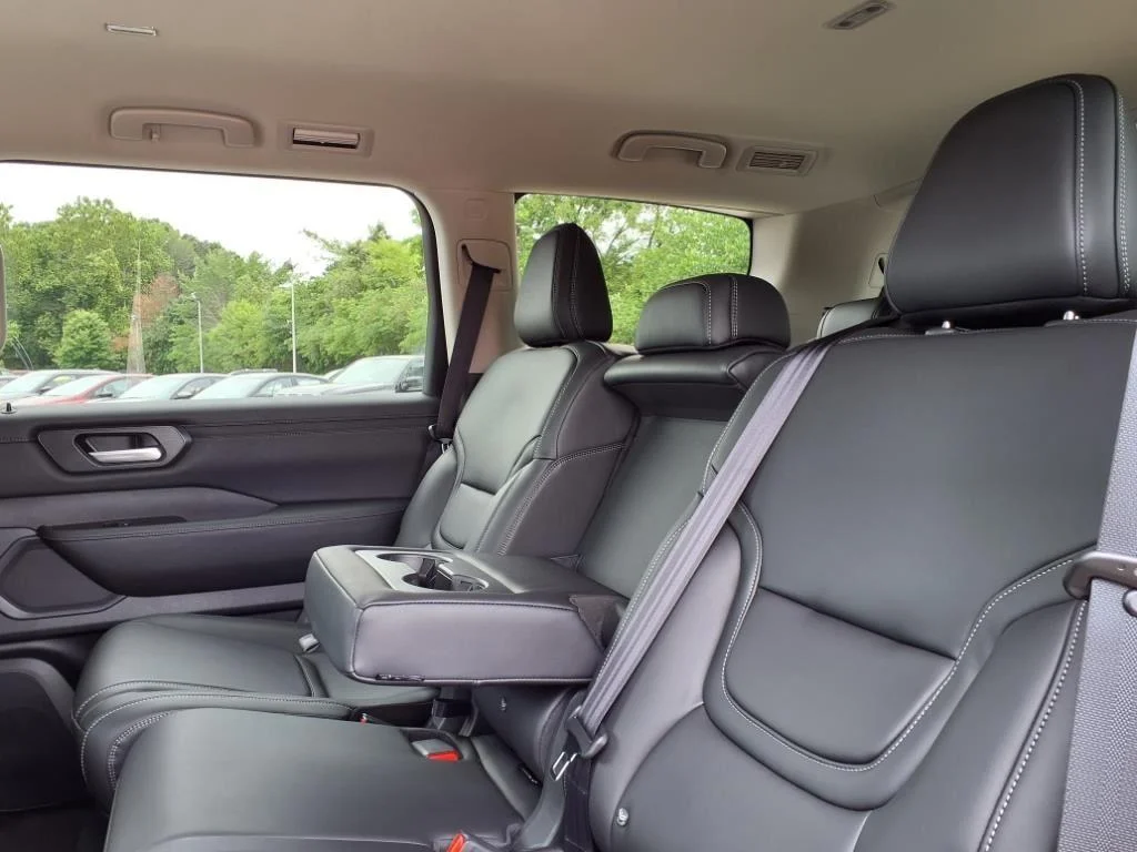 2025 Nissan Armada SV - Photo 20