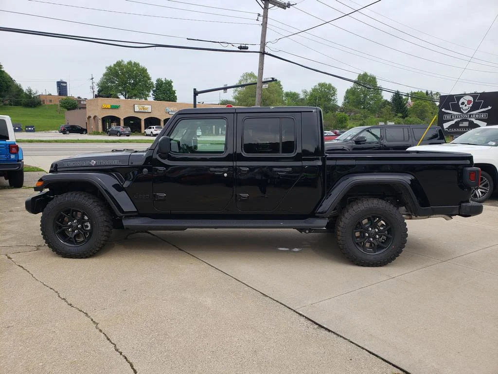New 2026 Black Clear-Coat Exterior Paint Jeep Texas Trail image 7