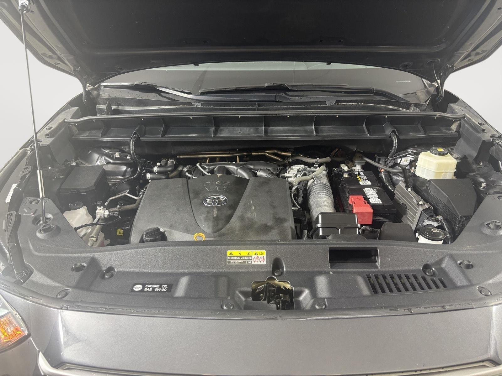 Used 2020 Magnetic Gray Metallic Toyota LE image 12