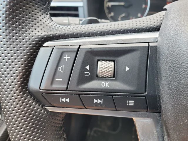 Used 2025  Mitsubishi SE image 14
