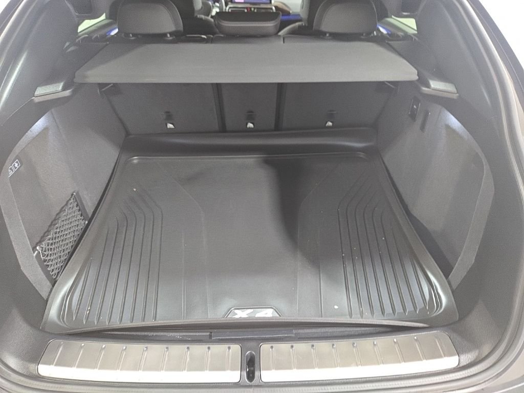 Used 2023 Gray BMW xDrive30i image 22