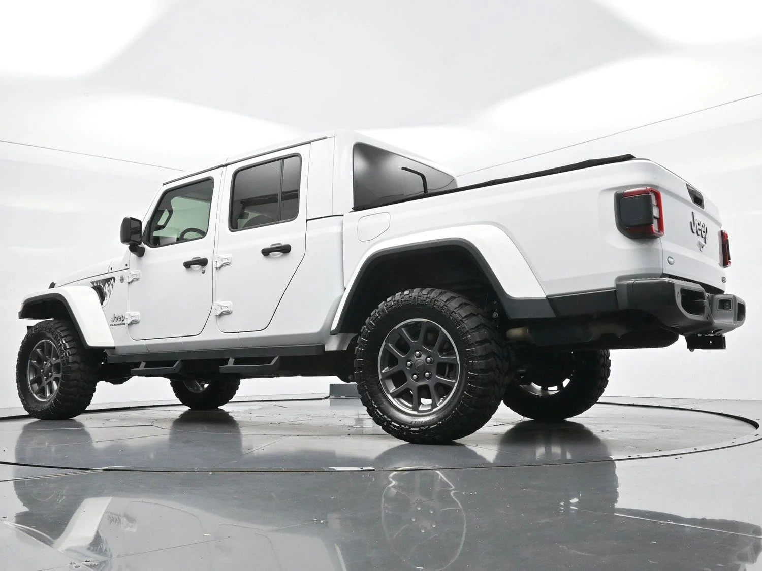 Used 2020 Bright White Clearcoat Jeep Overland image 44