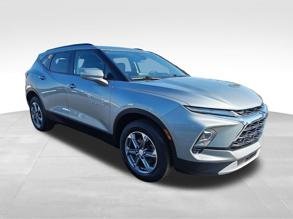 Used 2024 Gray Chevrolet LT image 7