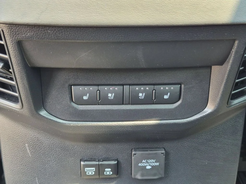 Used 2026  Toyota Platinum image 25