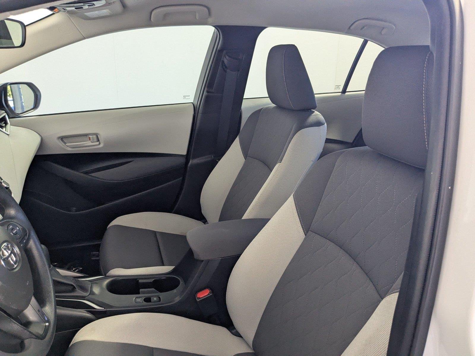 Used 2025 Ice Cap Toyota LE image 10