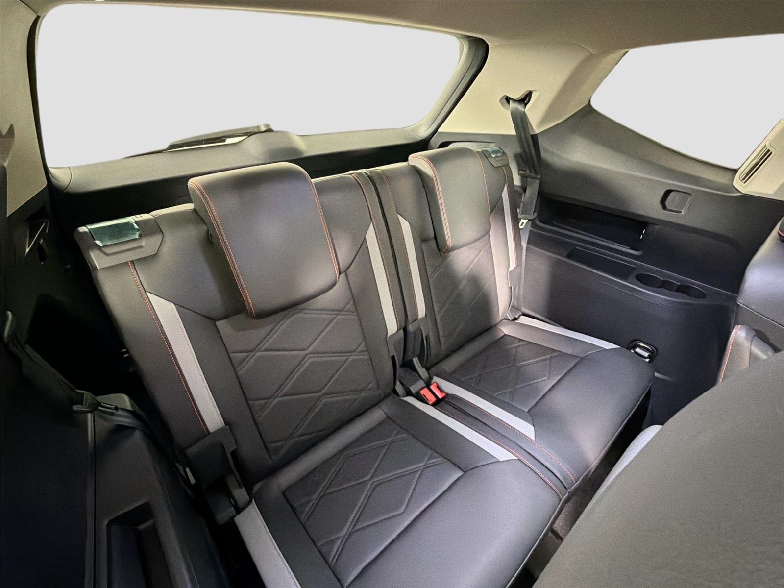 New 2026 Opal White Pearl Volkswagen 2.0T Peak Edition image 26