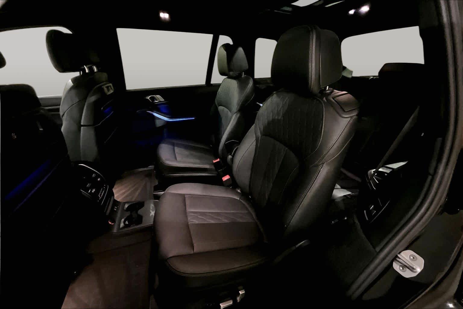 Used 2022 Black Sapphire Metallic BMW M50i image 20