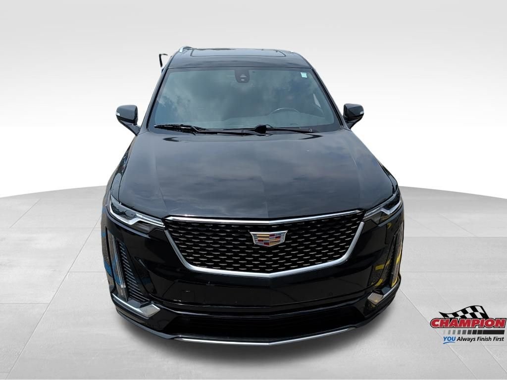 Used 2023 Black Cadillac Luxury image 9