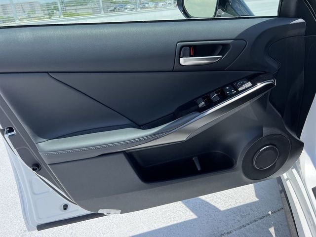 Used 2023 White Lexus 300 image 13