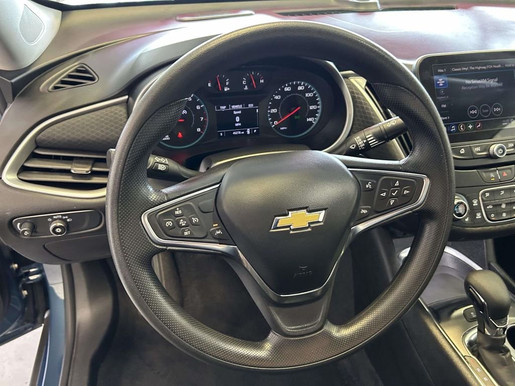 Used 2025 Blue Chevrolet LT image 18