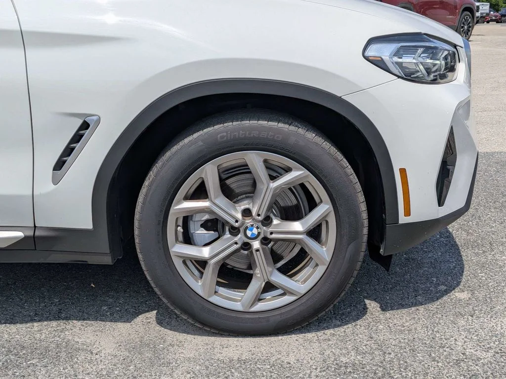 Used 2023 White BMW xDrive30i image 11